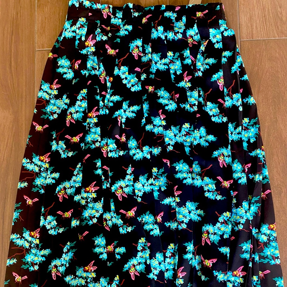 NWT J Crew pleated midi skirt with bee motif